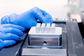 ADDITIVE MANUFACTURING AND METAL POWDER